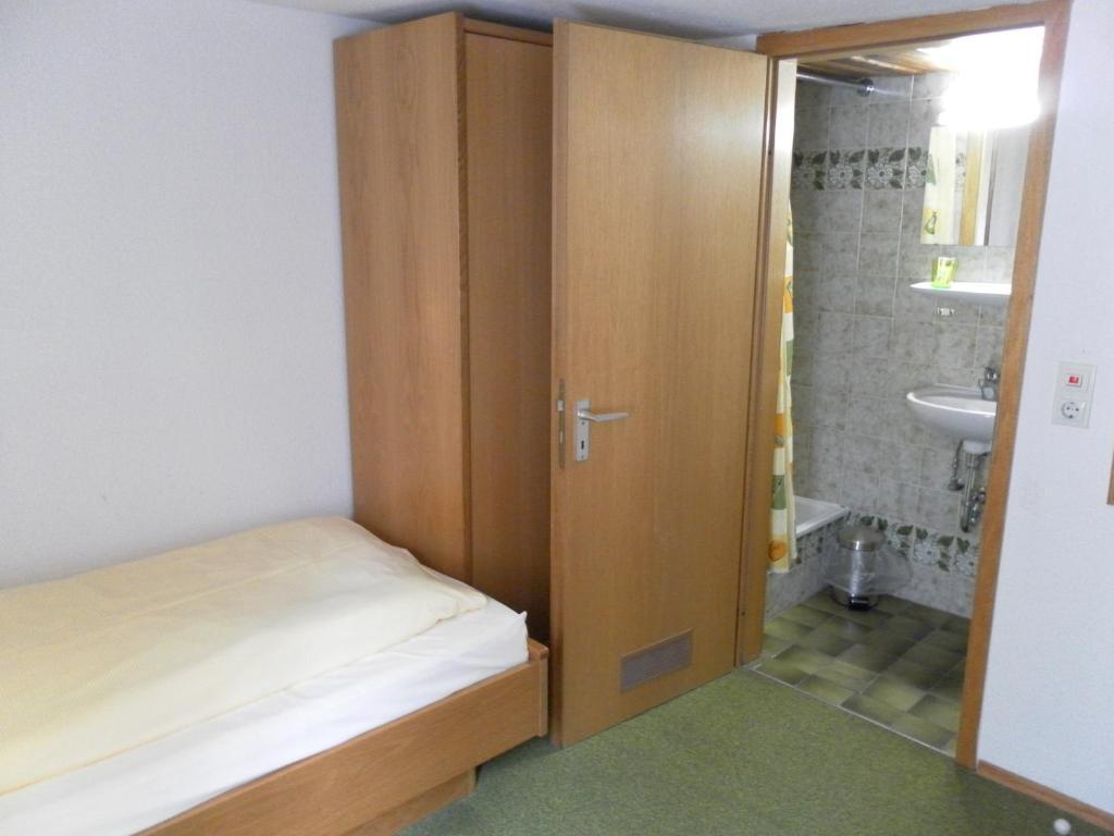 Hotel Garni Seebachstüble Titisee-Neustadt Habitación foto