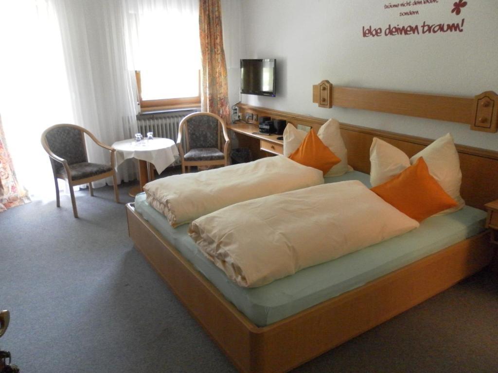 Hotel Garni Seebachstüble Titisee-Neustadt Habitación foto