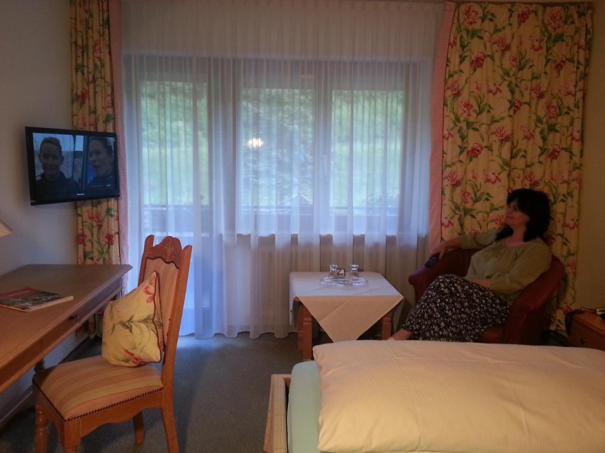 Hotel Garni Seebachstüble Titisee-Neustadt Habitación foto